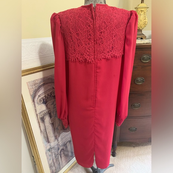 Vintage Red Dress with Lace Front, Sheer Long Sleeves (has hole) size Large . - Picture 6 of 16